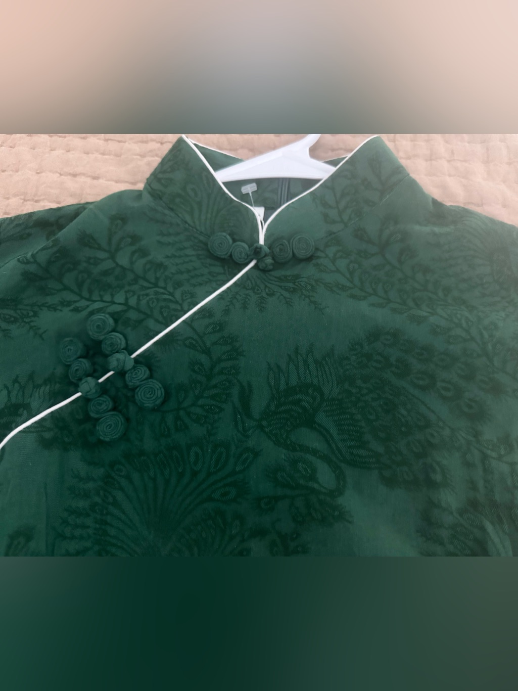 Green Short-Sleeve Qipao Dress With Contrast Piping & Rosettes — image 3 of 8